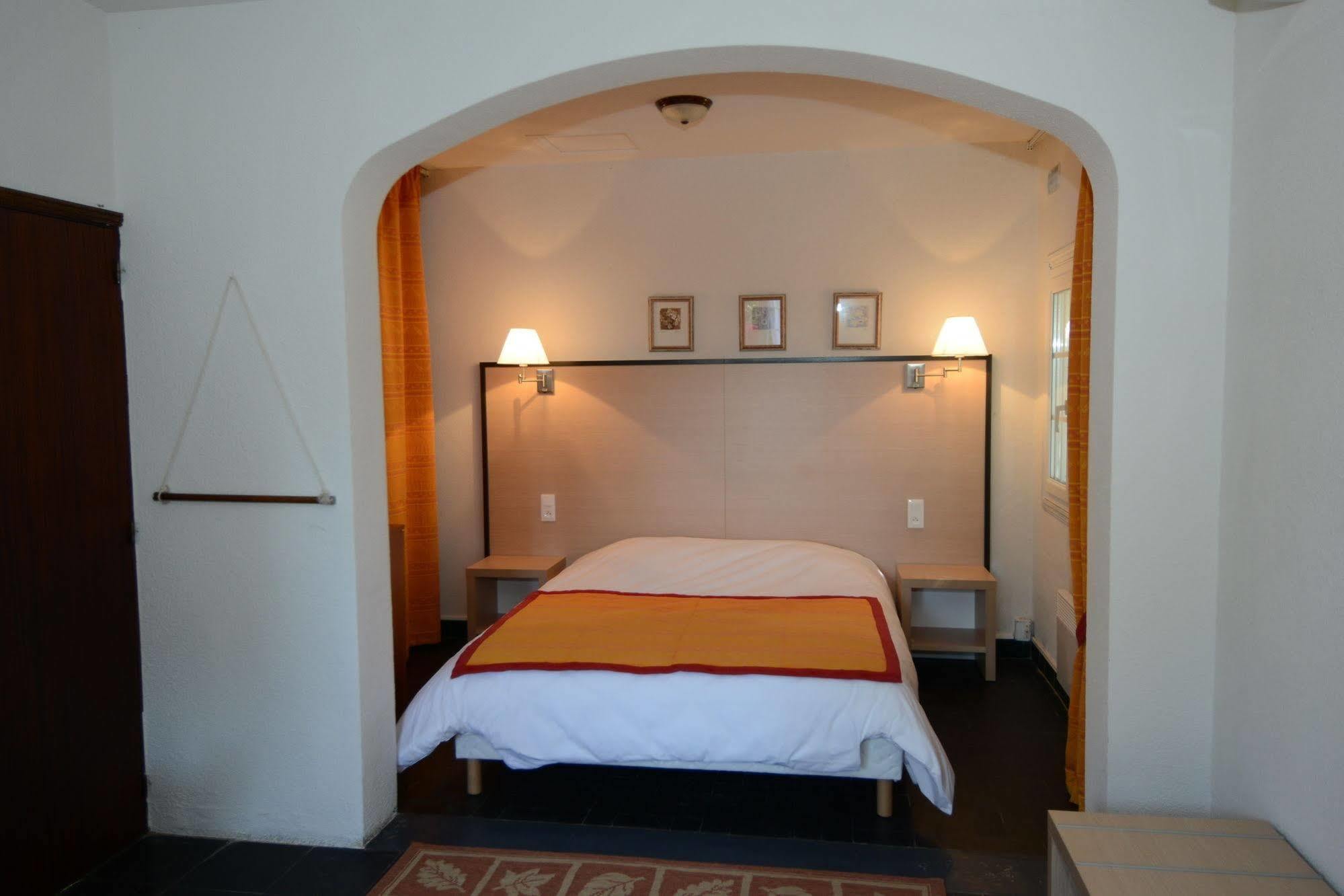 Hotel Logis Le Relais Du Val D'orbieu Ornaisons