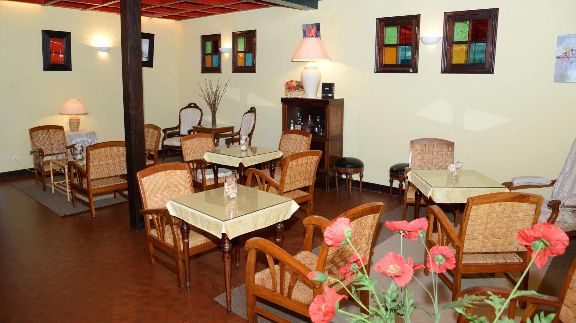 Logis Le Relais Du Val D'orbieu Hotel Ornaisons